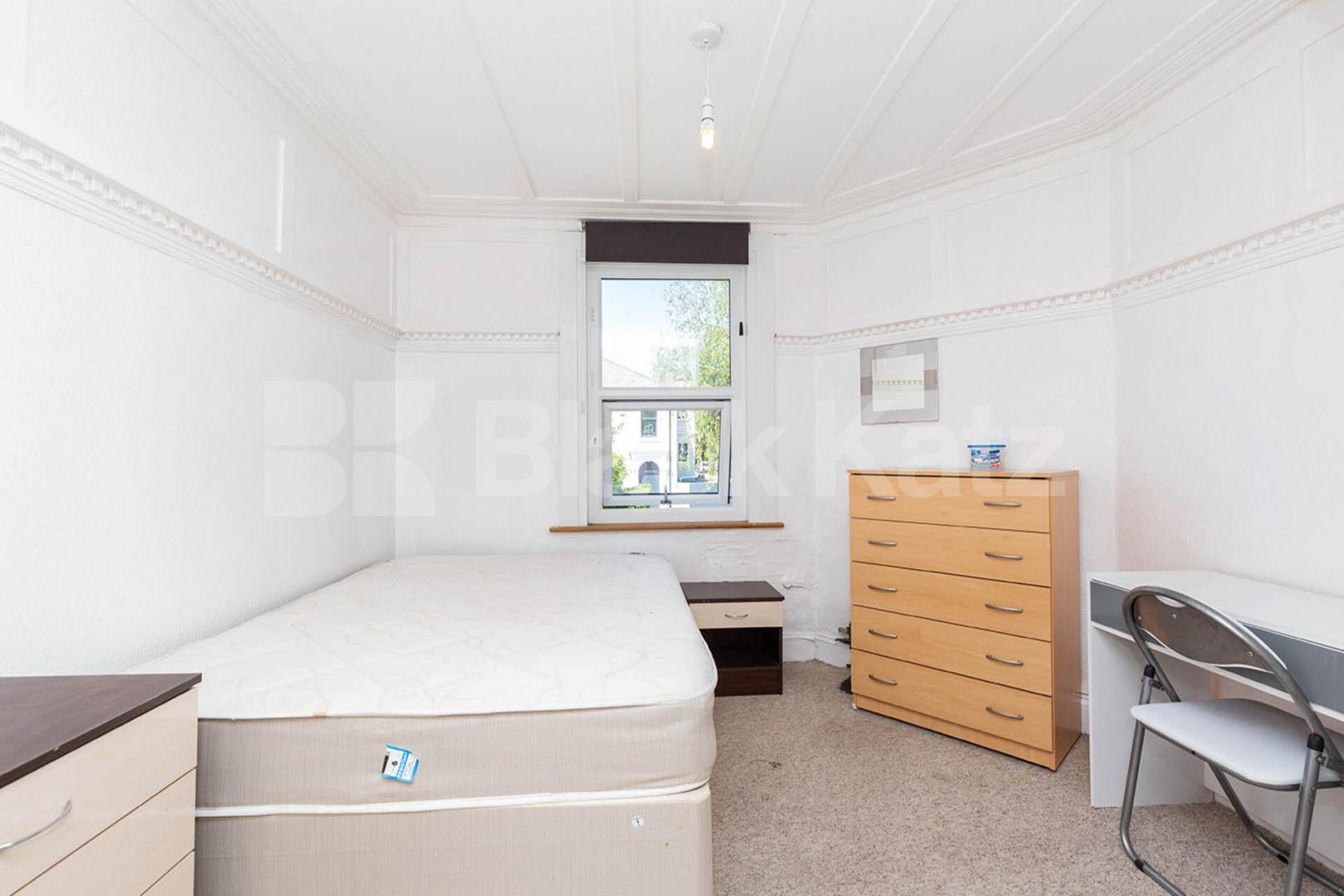 Bright two double bedroom flat set on the top floor of a period house Mercers Road, Tufnell Park